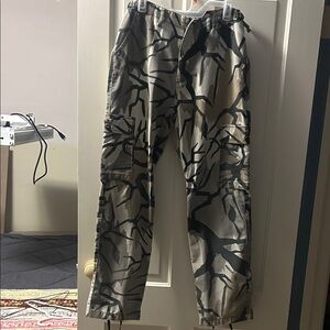 Cabela's Black and Tan Cargo Pants